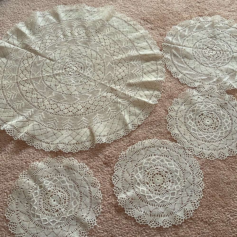 Hand made (5) pieces doilies new